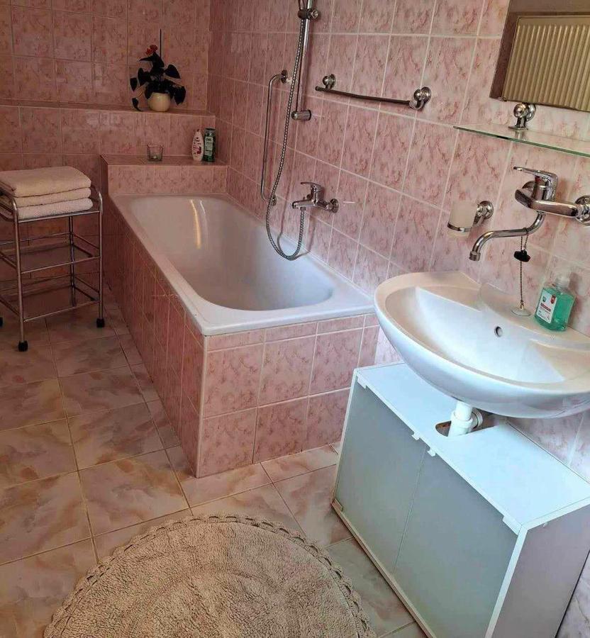 Apartman Pod Maliarkou ビーホグナ エクステリア 写真