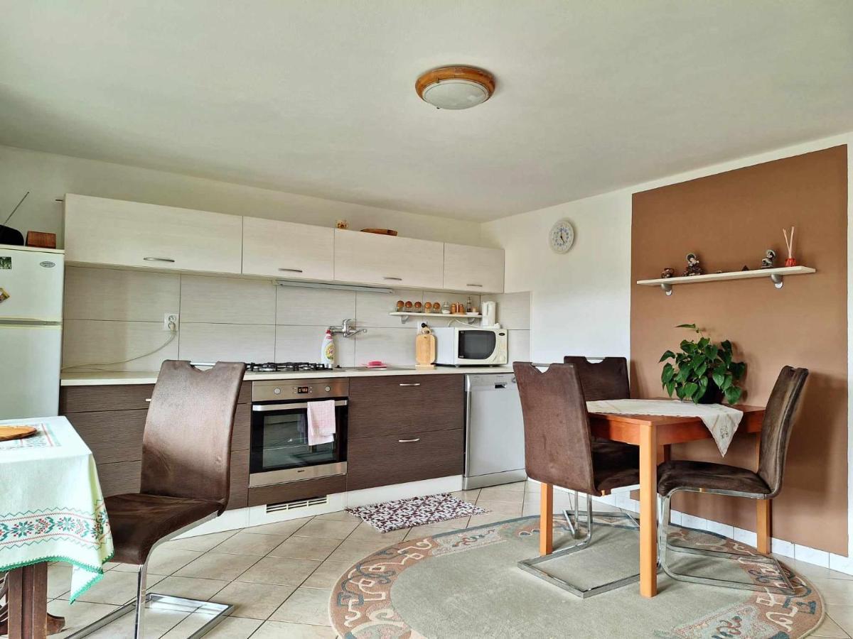 Apartman Pod Maliarkou ビーホグナ エクステリア 写真